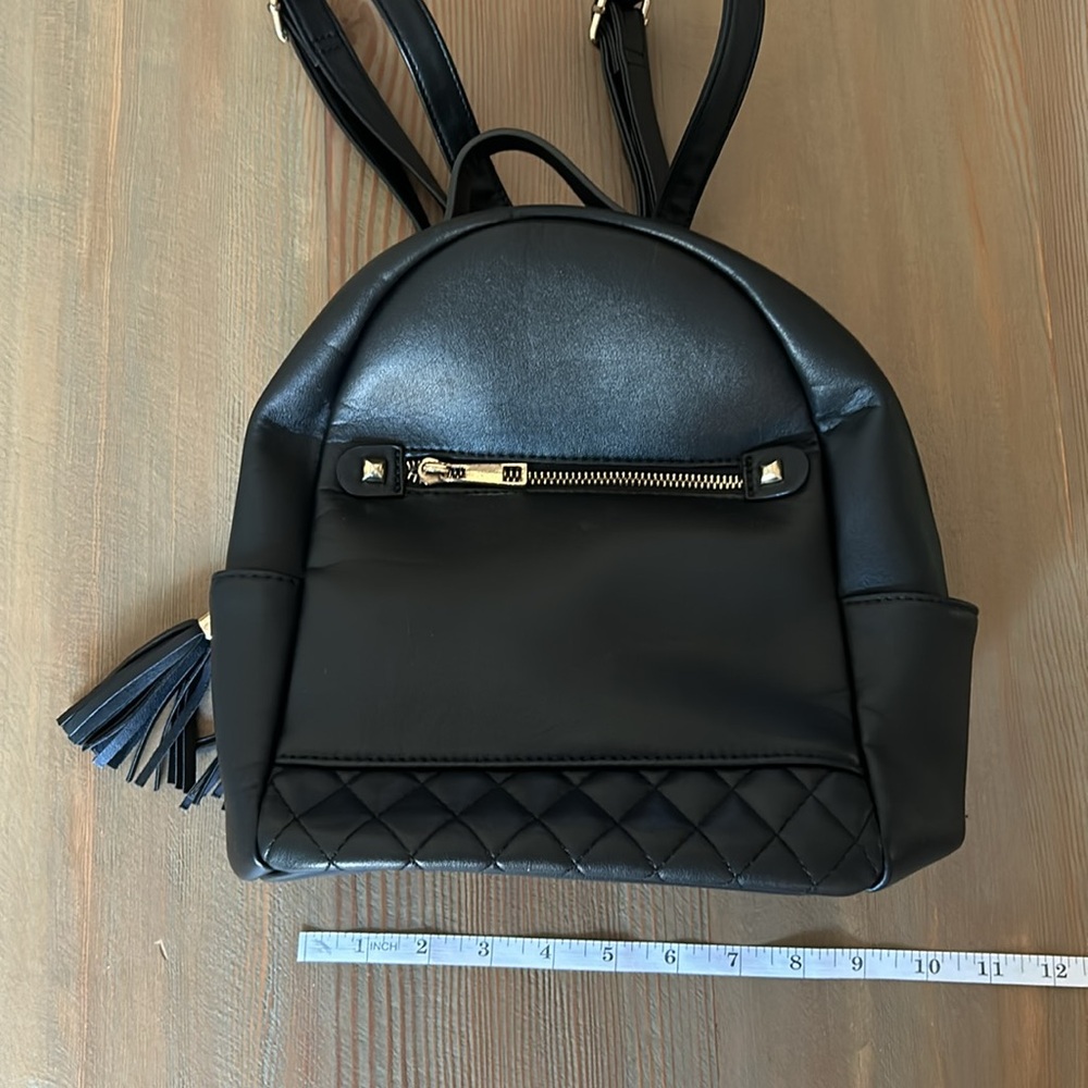 LD Backpack Style Purse - Picture 2 of 6